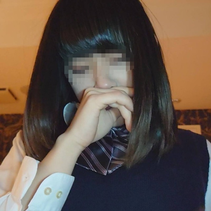 FC2-PPV-4702974 [无需制服] 一位拥有美腿和完美臀部的美女，拥有多毛的阴部，并在她体内射入大量精液 [奖励：高质量]